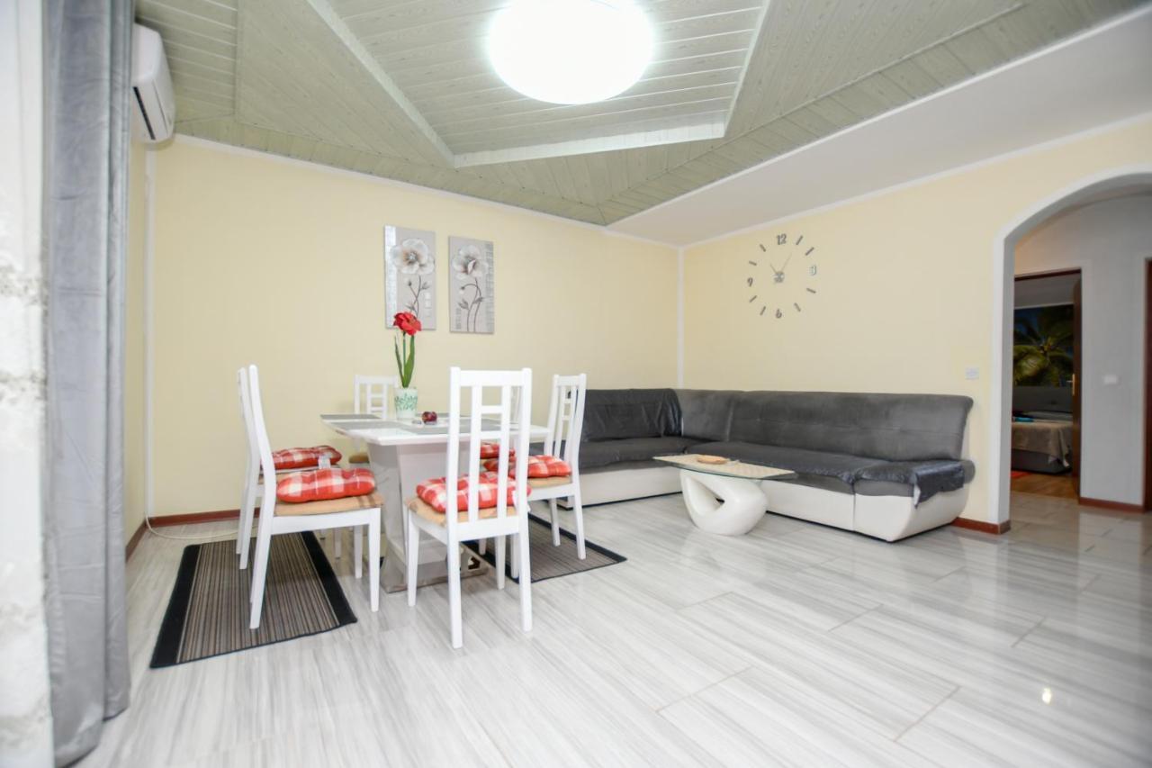 Apartments Katja Poreč Exterior foto