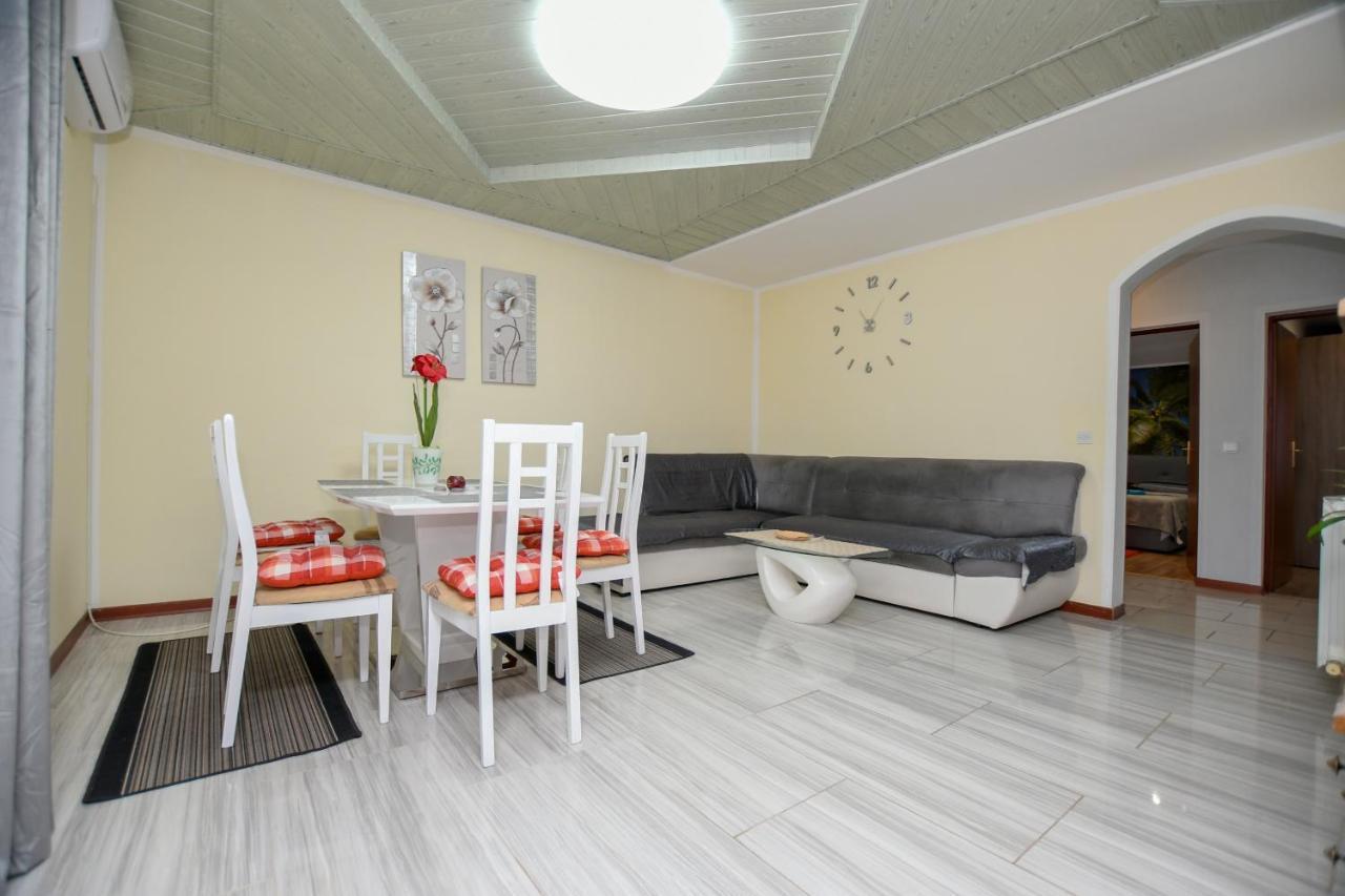 Apartments Katja Poreč Exterior foto